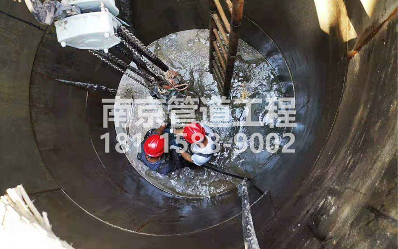 242北安门污水池清理